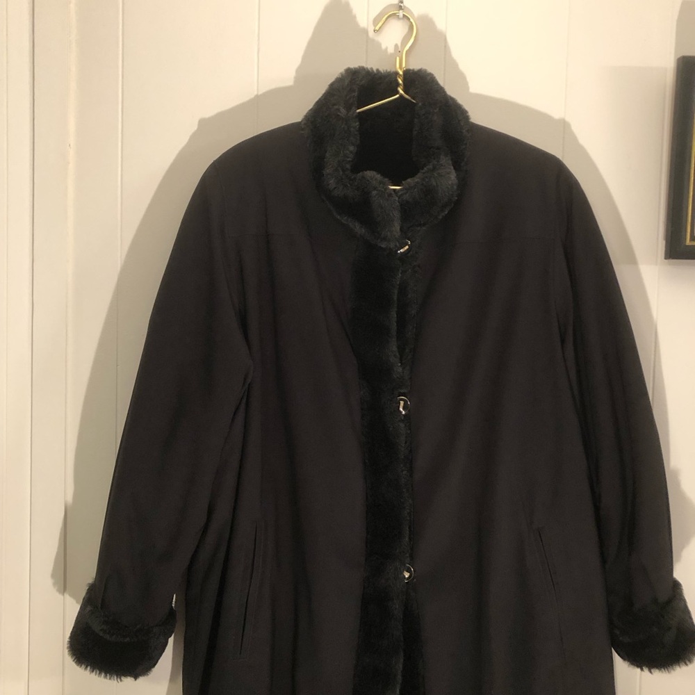 St. John Coat Collection Black Classic Mid-Length Reversible Faux Fur Coat Large - Picture 2 of 11